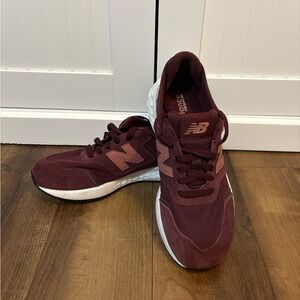 New Balance Fresh Foam X70 Athleisure Sneakers Womens Size 6.5 Burgundy